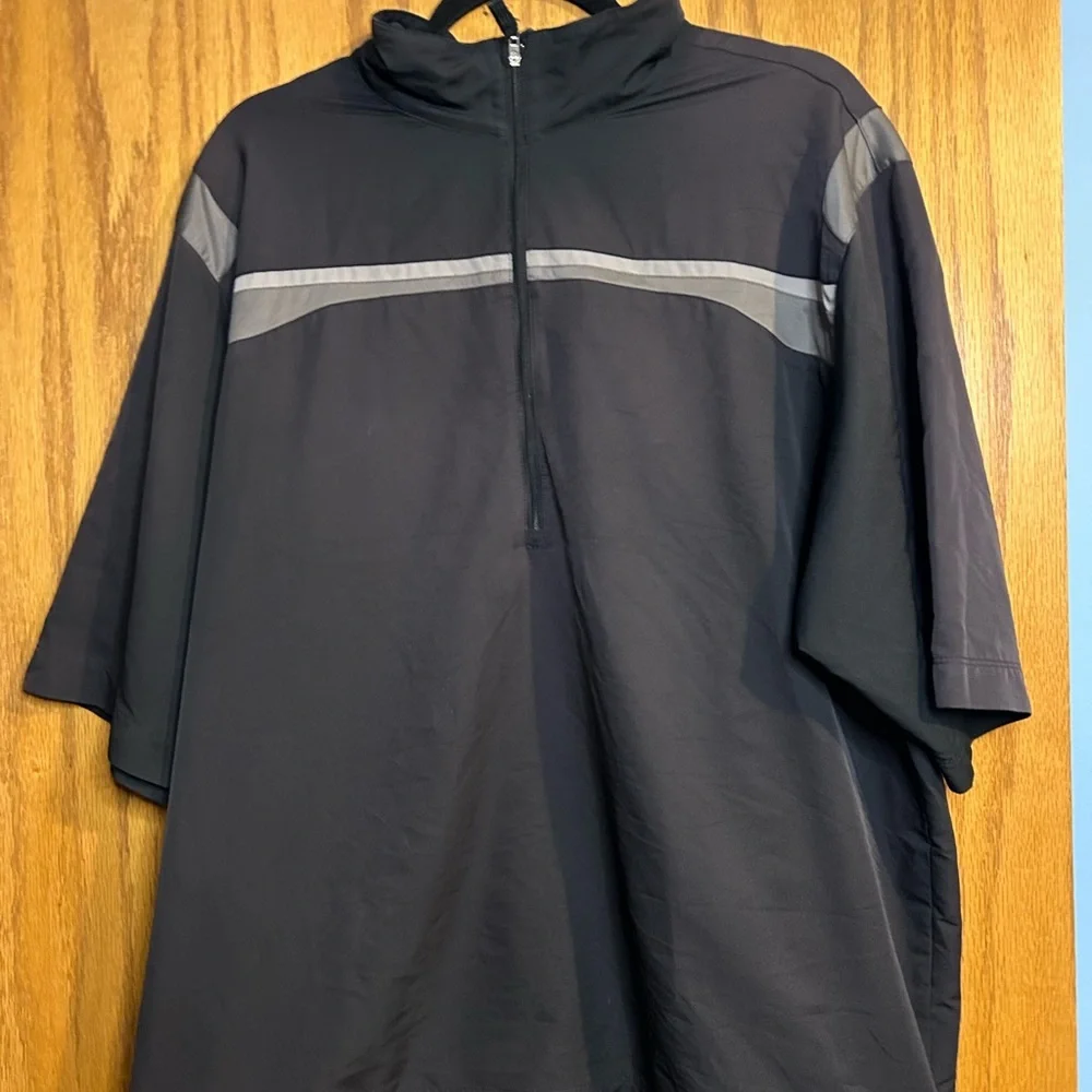 Nike Golf Men’s XL Black short sleeve 1/4 zip windbreaker pullover jacket